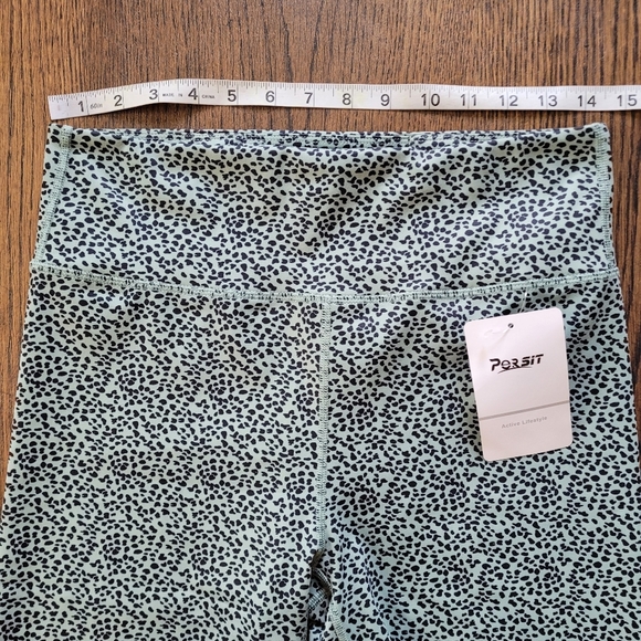 Persit High Waisted Green Leopard Print Workout Yoga Shorts Size Women's Large - Picture 3 of 7